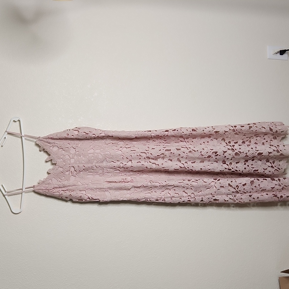 Express pale pink floral lace midi dress, size medium‎